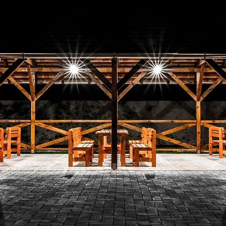 Hotel apartamentowy Roenk - Rostalloi Turistahaz Es Latogatokoezpont