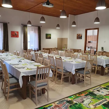 Roenk - Rostalloi Turistahaz Es Latogatokoezpont *