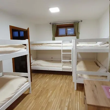 Hotel apartamentowy Roenk - Rostalloi Turistahaz Es Latogatokoezpont *